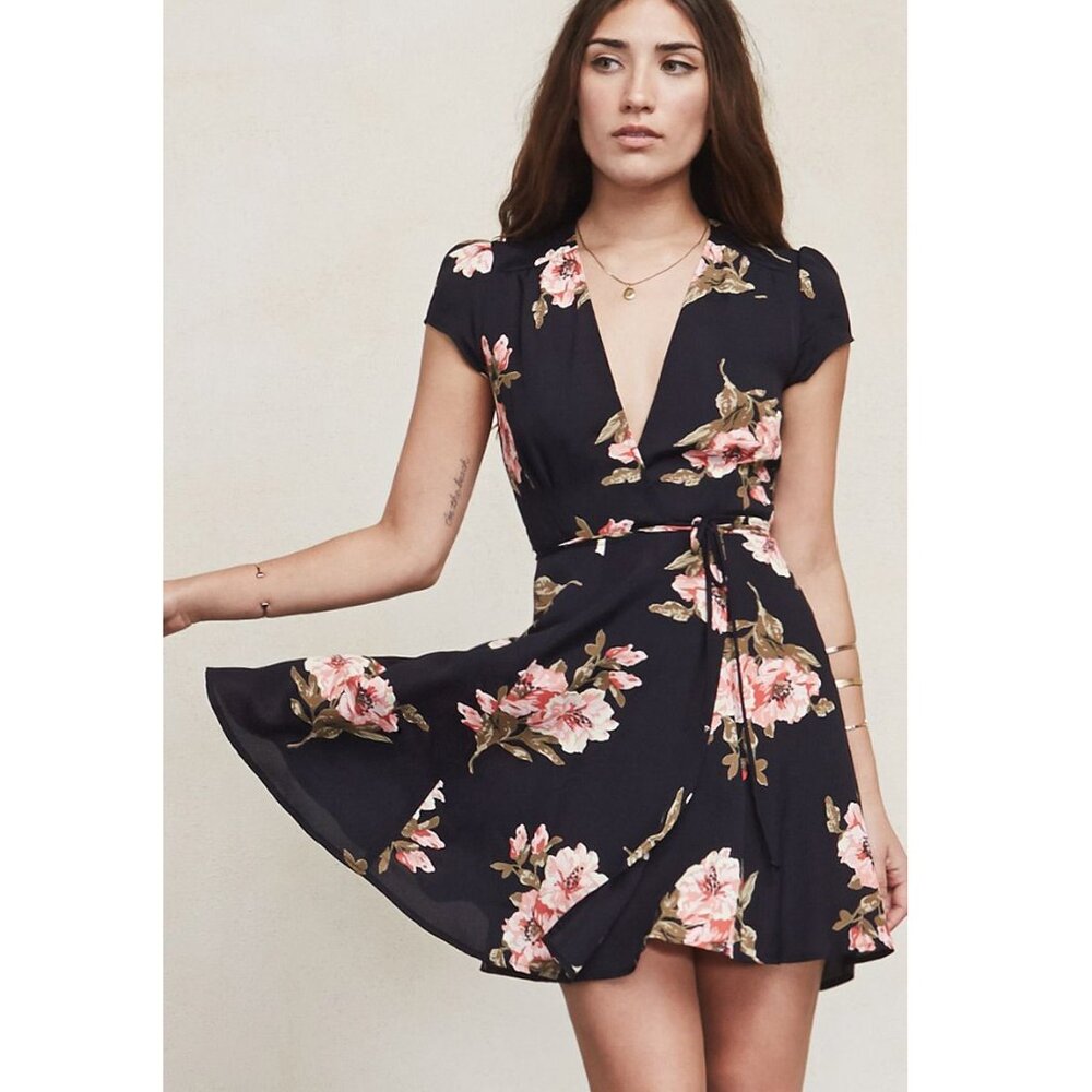 Reformation Raquel Wrap Dress Floral Print size 8P Petites